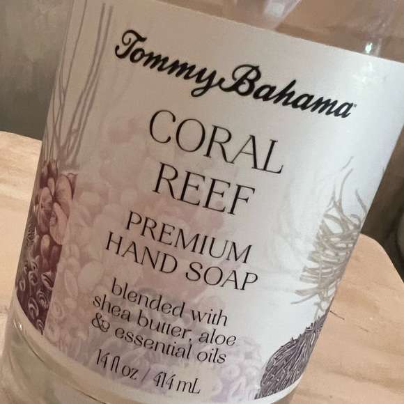 Tommy Bahama "Coral Reef" Premium Hand Soap - Picture 2 of 3